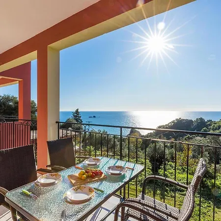 With Swimming Pool And Sea View - *