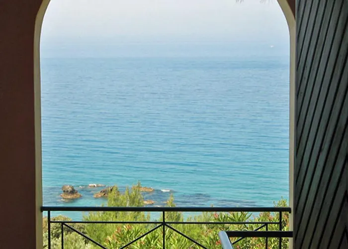 Апартаменты With Swimming Pool And Sea View - *