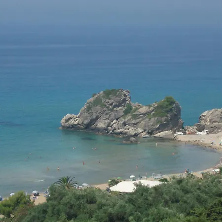 With Swimming Pool And Sea View - *