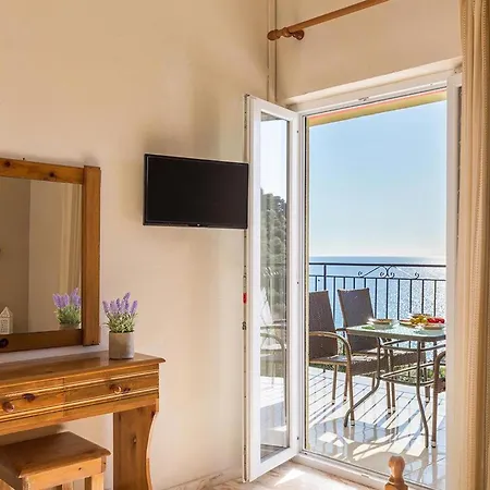 דירה With Swimming Pool And Sea View - פלקאס